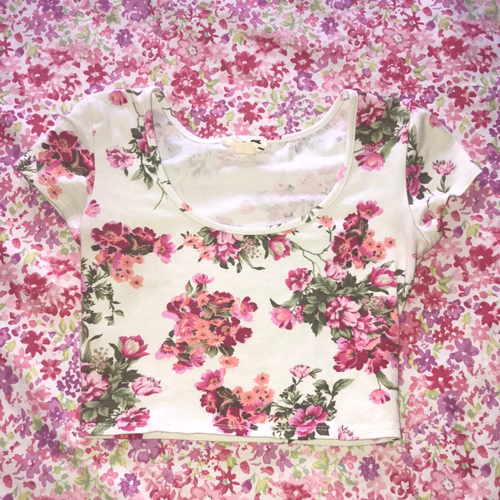 L.A. Hearts Crop Top with flower pattern
